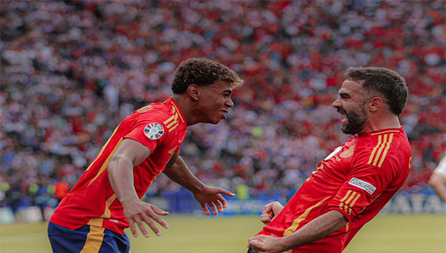 Lamine Yamal et Dani Carvajal (Getty)