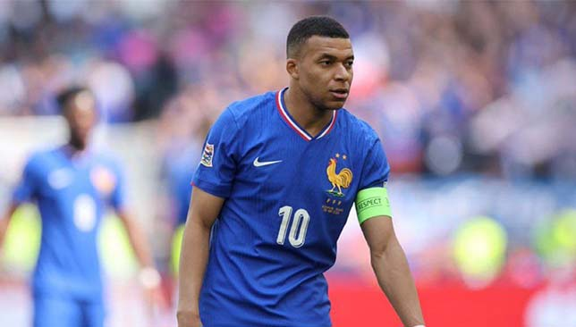 Affaire Mbappé : enquête IGPN sur des chèques de 180 000 euros aux CRS